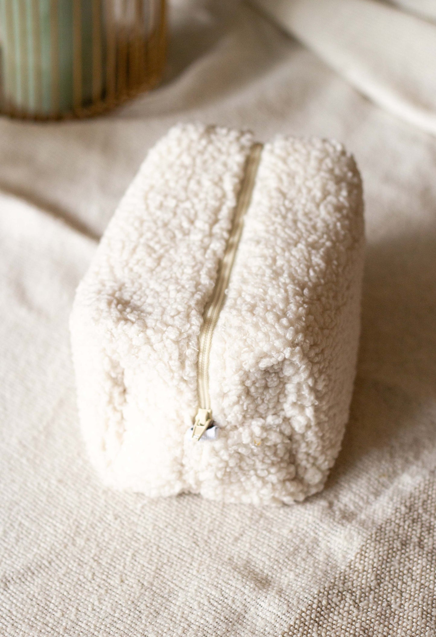 Boxy Kosmetiktasche | White Teddy